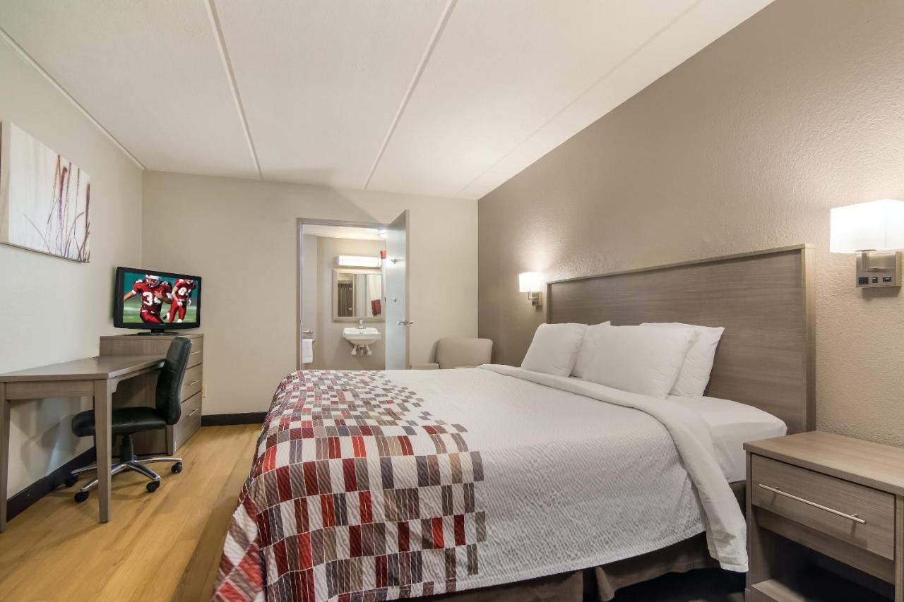 Motel Red Roof - Triangle Park 2*