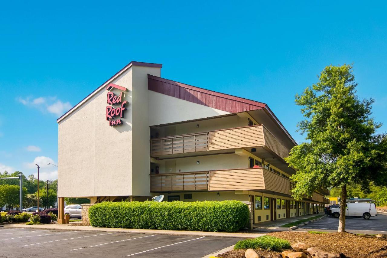 Red Roof - Triangle Park Motel