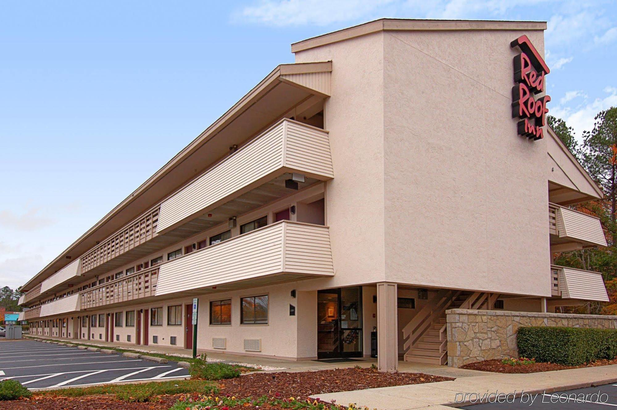 Red Roof - Triangle Park Motel