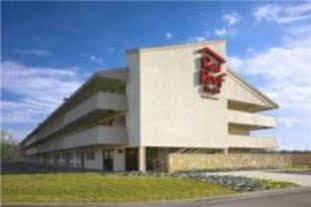Red Roof - Triangle Park Motel