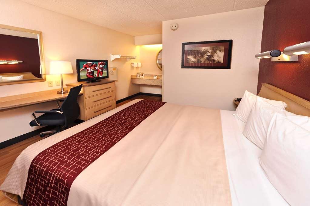 Red Roof - Triangle Park Motel 2*