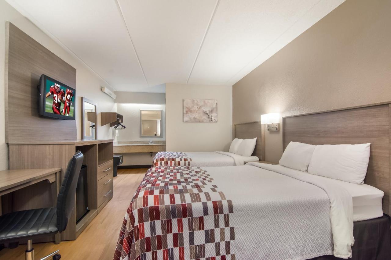 Red Roof - Triangle Park Motel 2*
